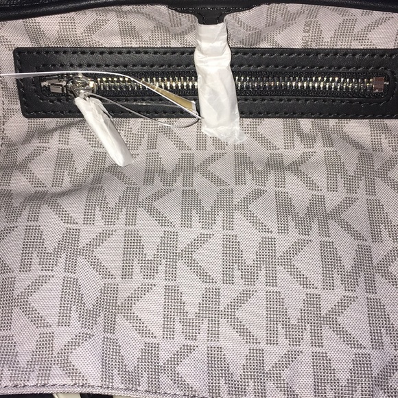 Sold on EBay Auth. NWT Michael Kors Travel Tote - Picture 4 of 6